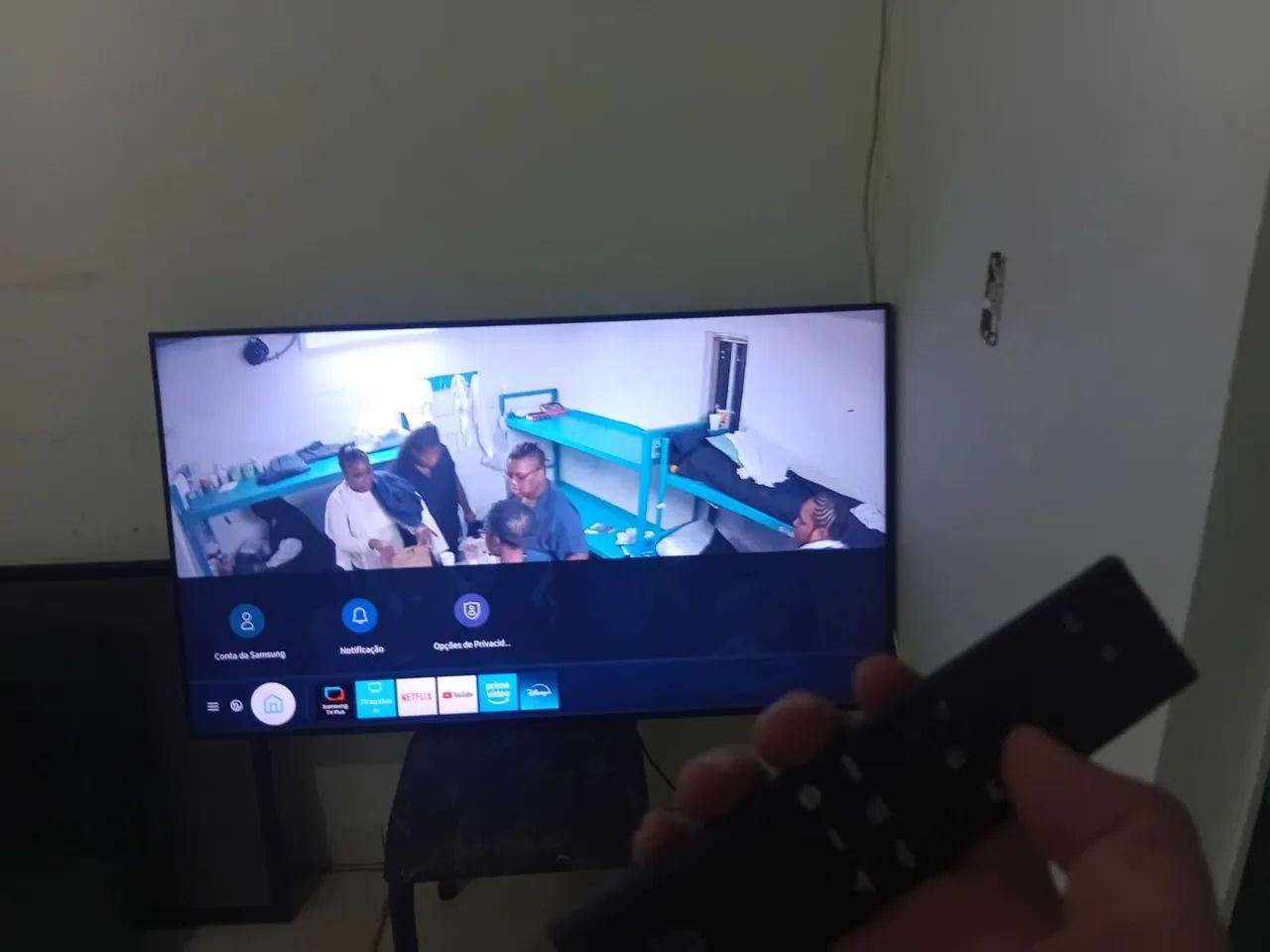 Tv sansung 53 polegadas 4 k pega mais 3 mil canais e todos aplicativos tem x Box  - Foto 4