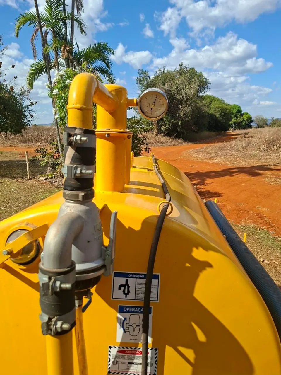 Distribuidor de adubo líquido  - Foto 4