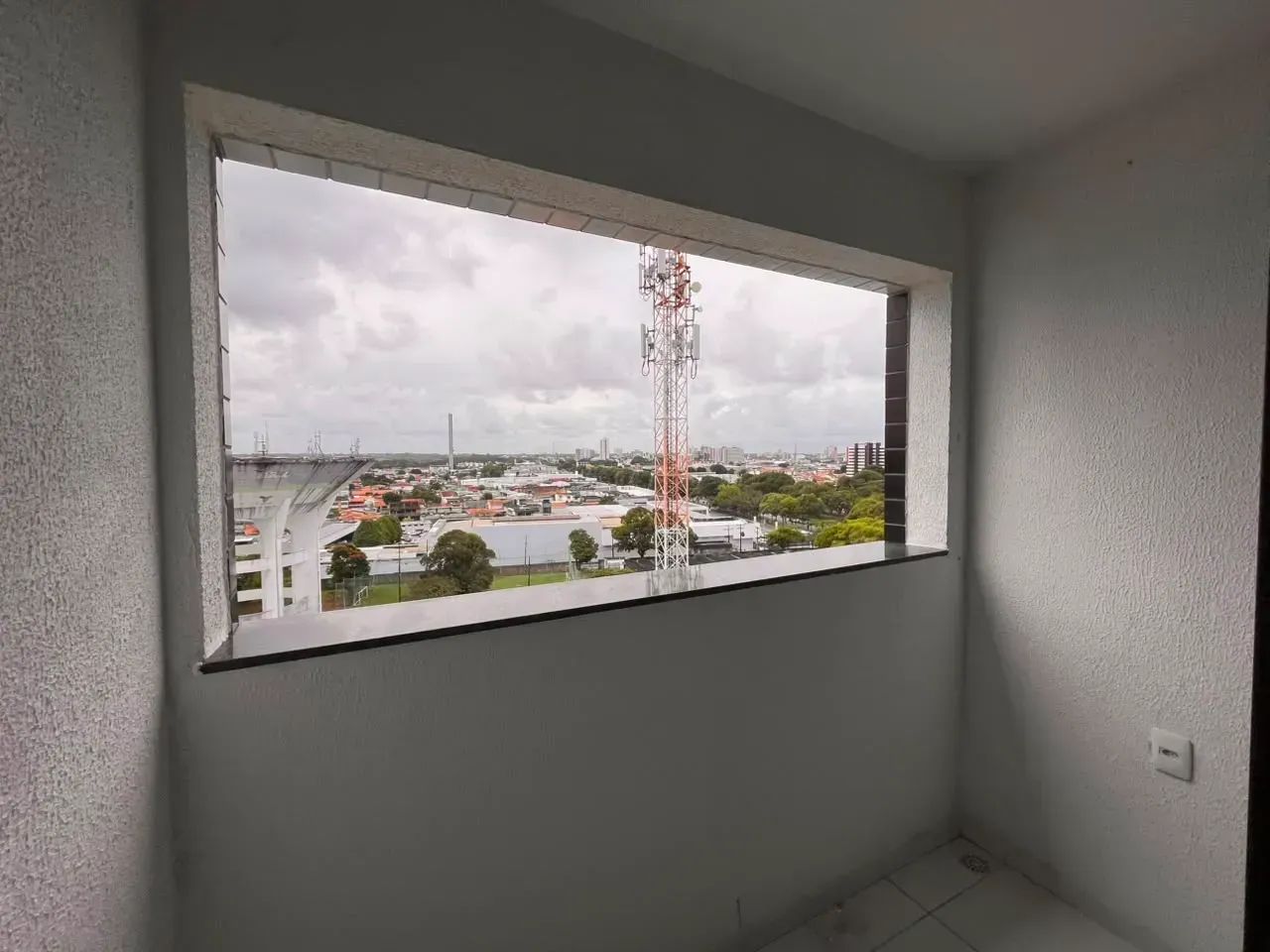 3 QUARTOS NO FAROL COM VARANDA