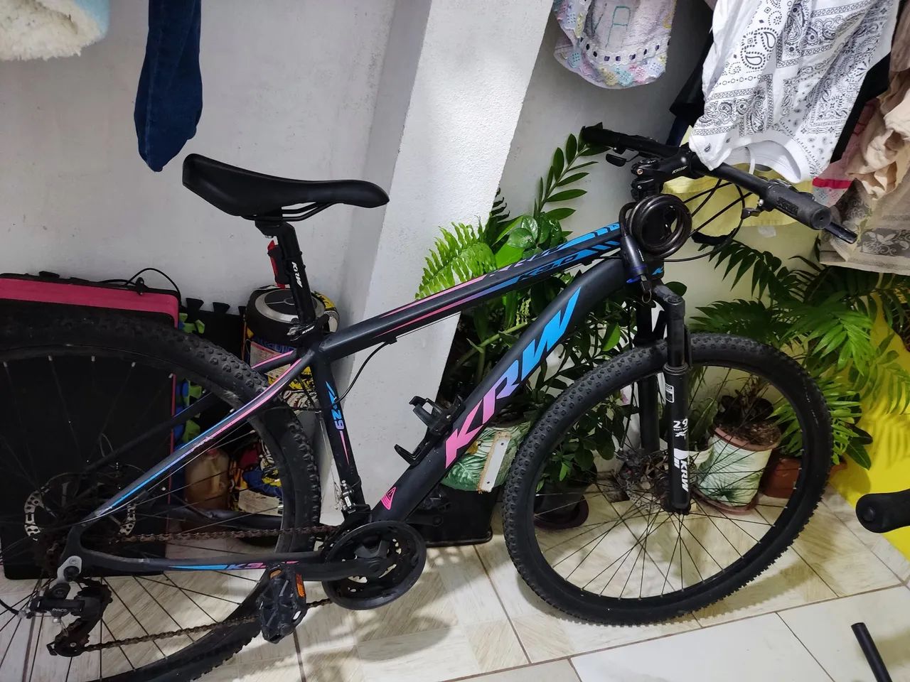 Bicicleta aro 29 KRW - Preto e Rosa - Foto 5
