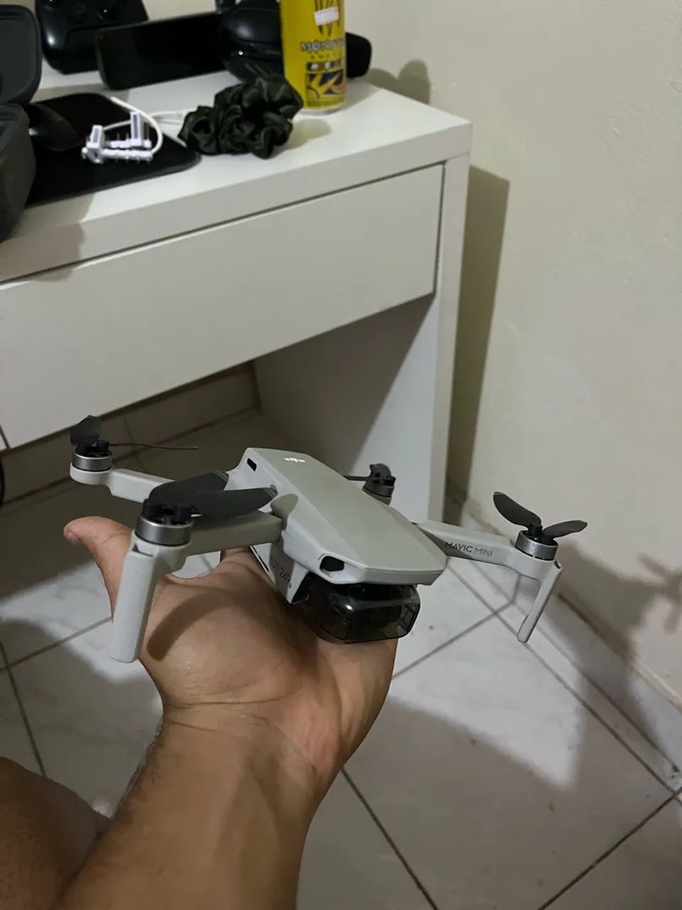 Drone DJI Mini com controle, 3 baterias e acessórios - Foto 2