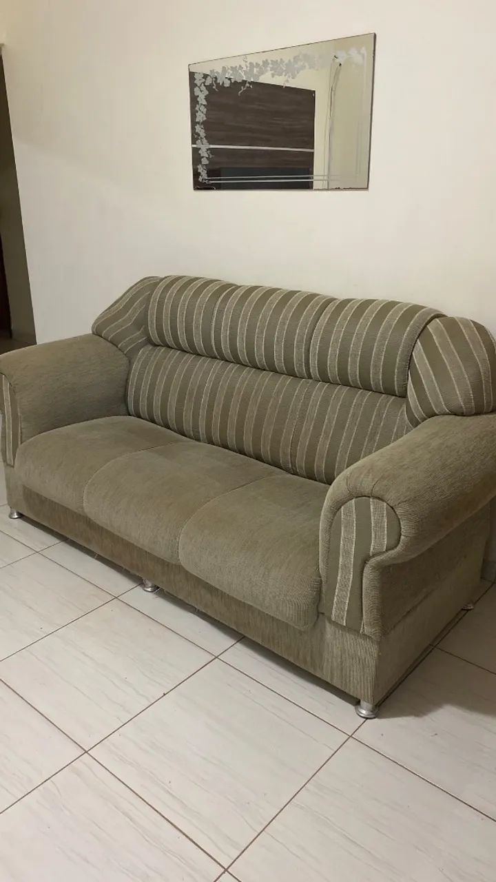 2 sofás ( dois e três lugares) 