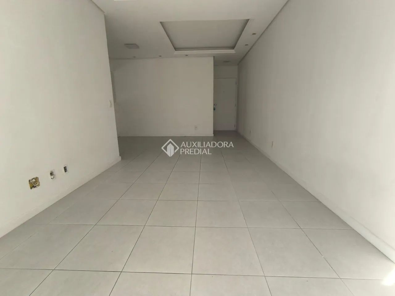 Locação no Itacorubi | Apartamento com 3 Quartos, Suíte e Sacada com Churrasqueira - Foto 3