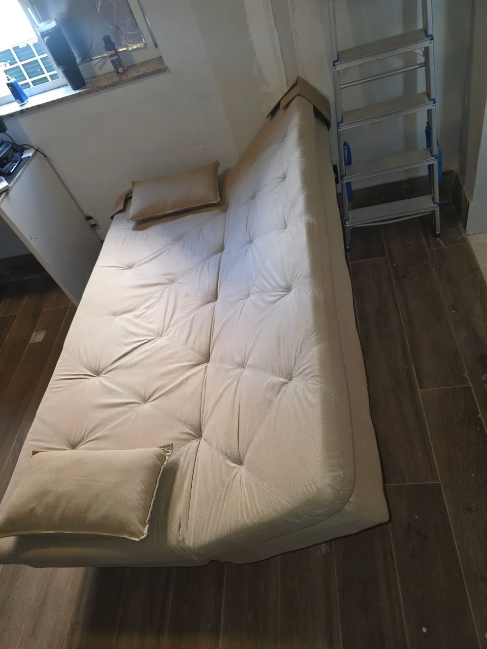 SOFA CAMA COM BAU, 3 MESES DE USO! - Foto 2