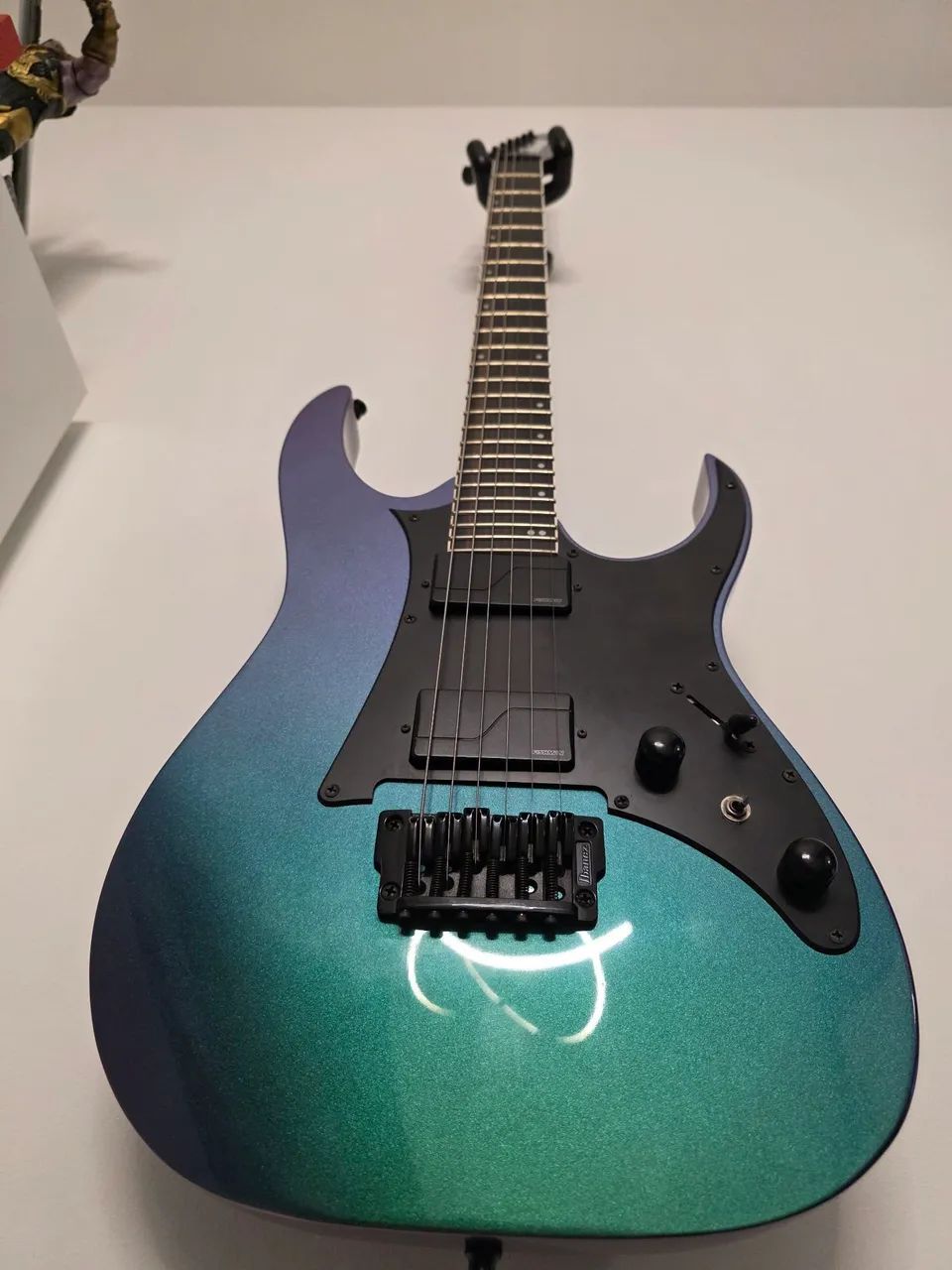 Ibanez Axion Label Blue Chameleon.