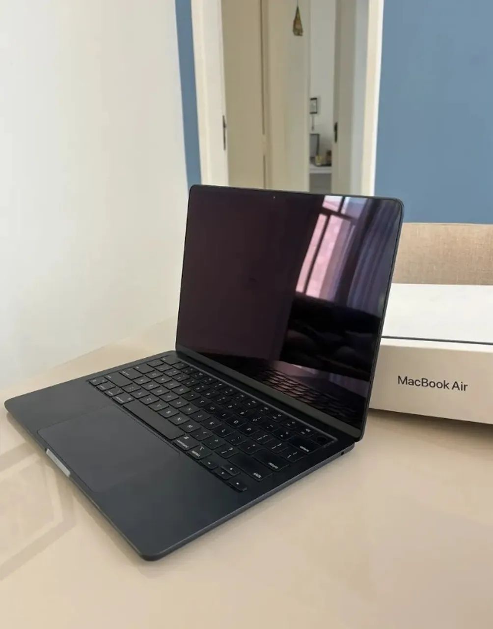 MacBook Air M3 (13.6 polegadas) 8GB RAM / 256GB SSD - Super Novo (6 meses de uso) c/ CAIXA