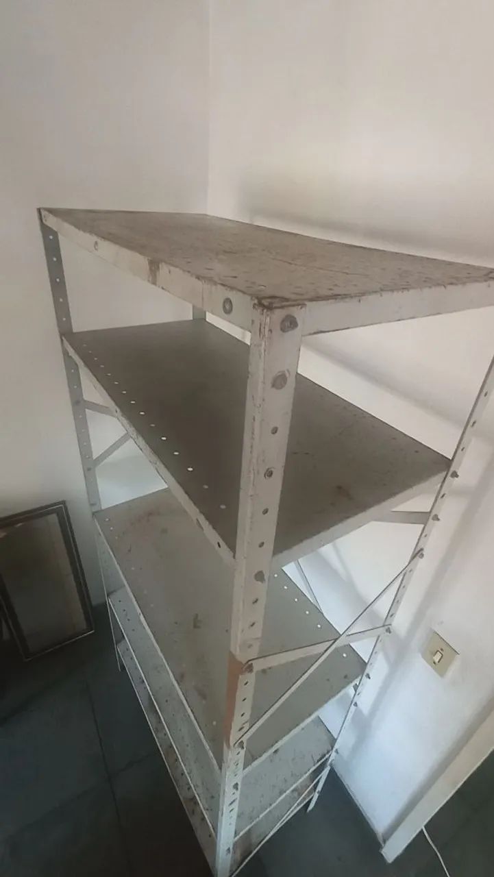Estante de ferro (com ferrugem)  - Foto 4