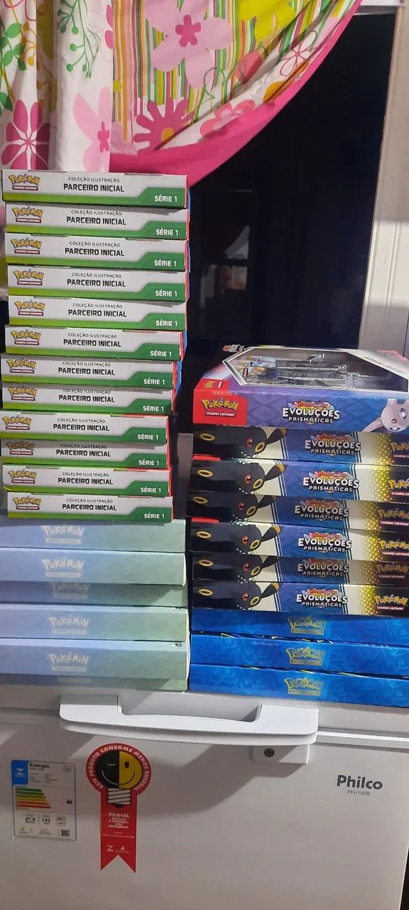 28 caixas  Pokémon  mais um brinde  - Foto 2