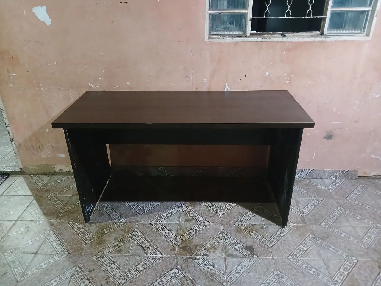 Selling this office desk — delivery for BRL 300