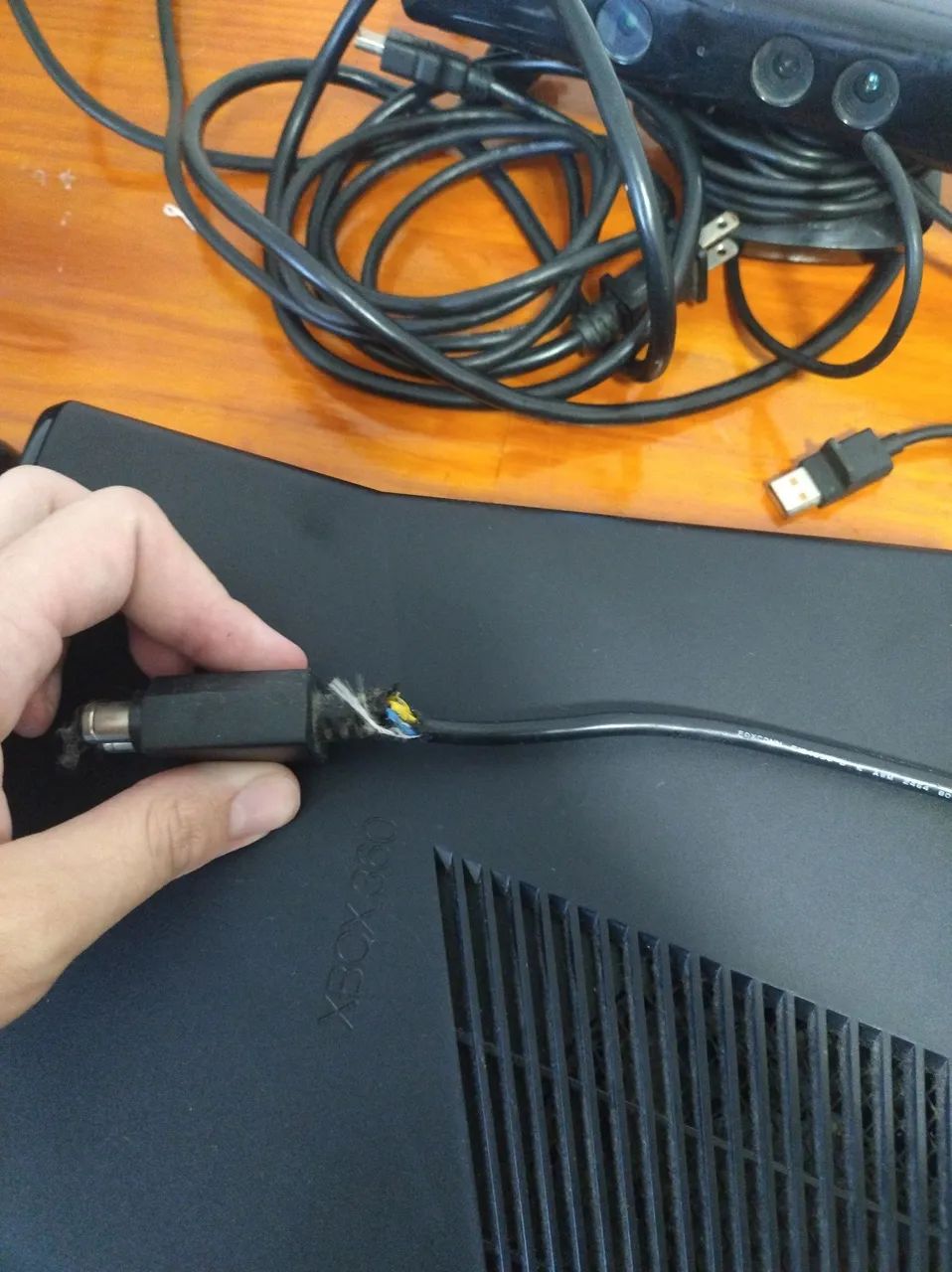 Xbox 360 com Kinect e 1 controle - Foto 3