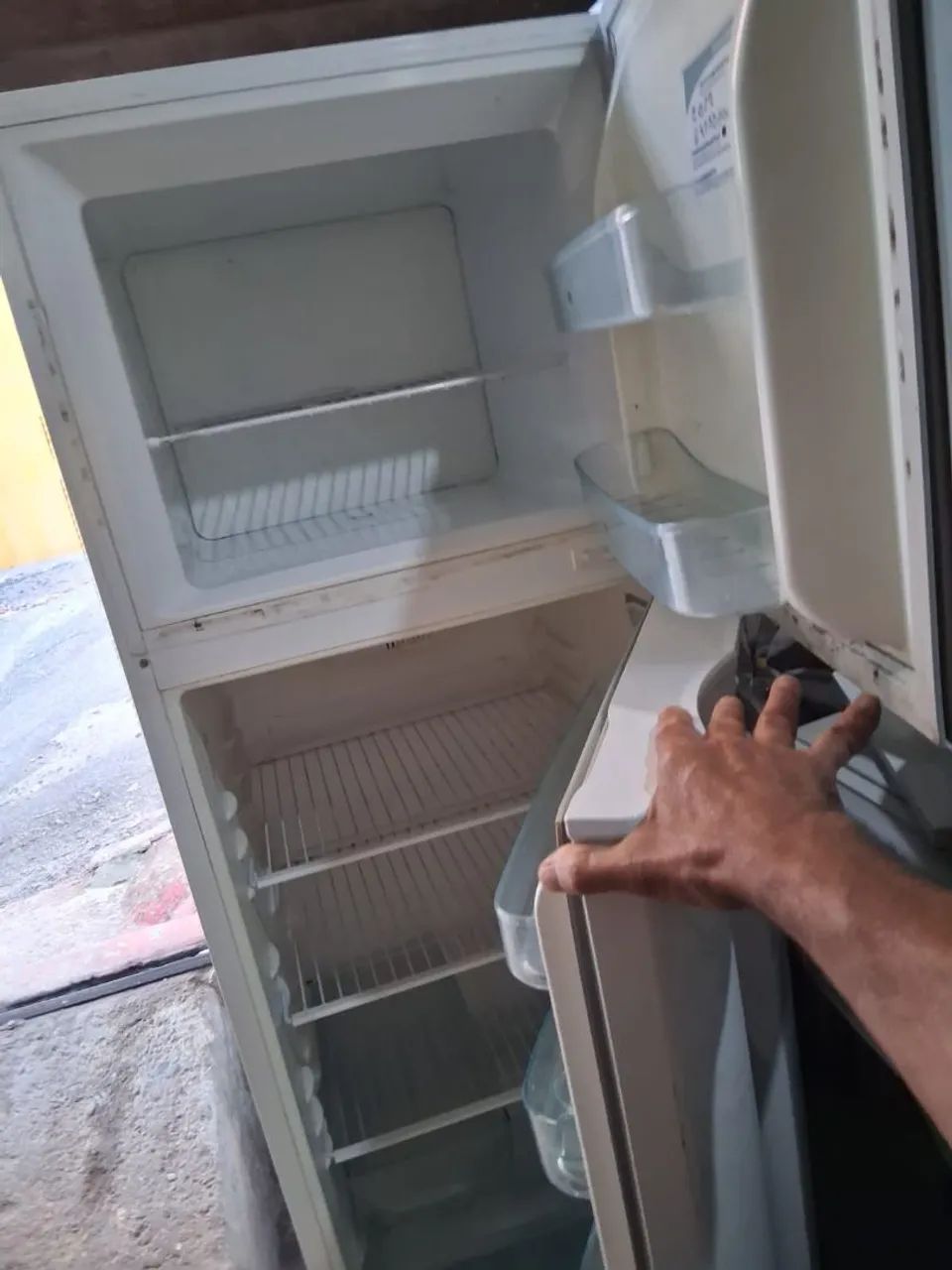 Geladeira Eletrolux estragada