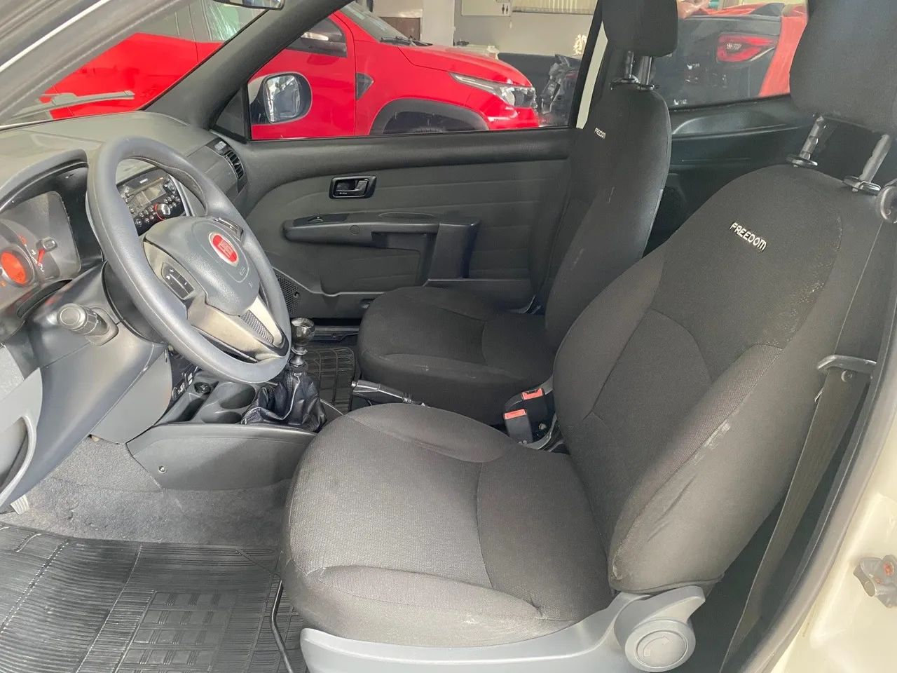 Fiat Strada Freedom 1.4 Flex 8V CD 2019 - Foto 2