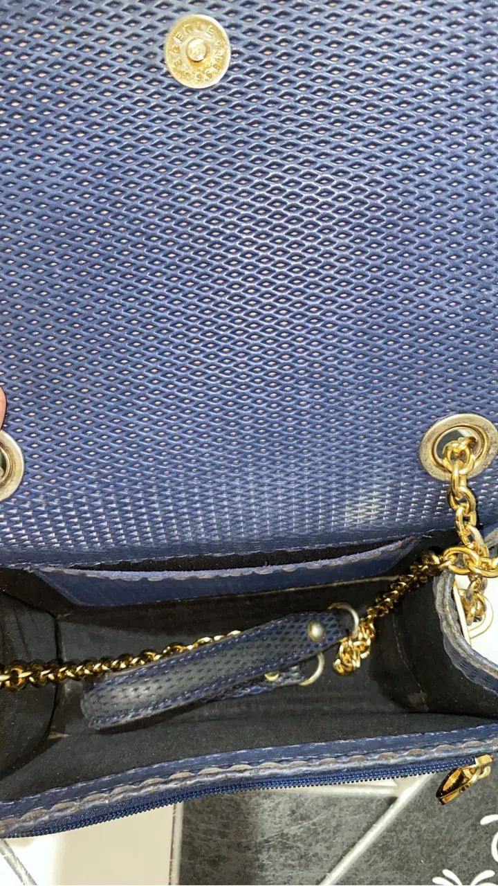 Bolsa Dolmen Azul-Marinho com Corrente Dourada - Conservada - Foto 2