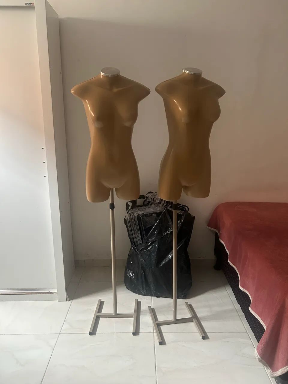Manequim de roupa feminina 