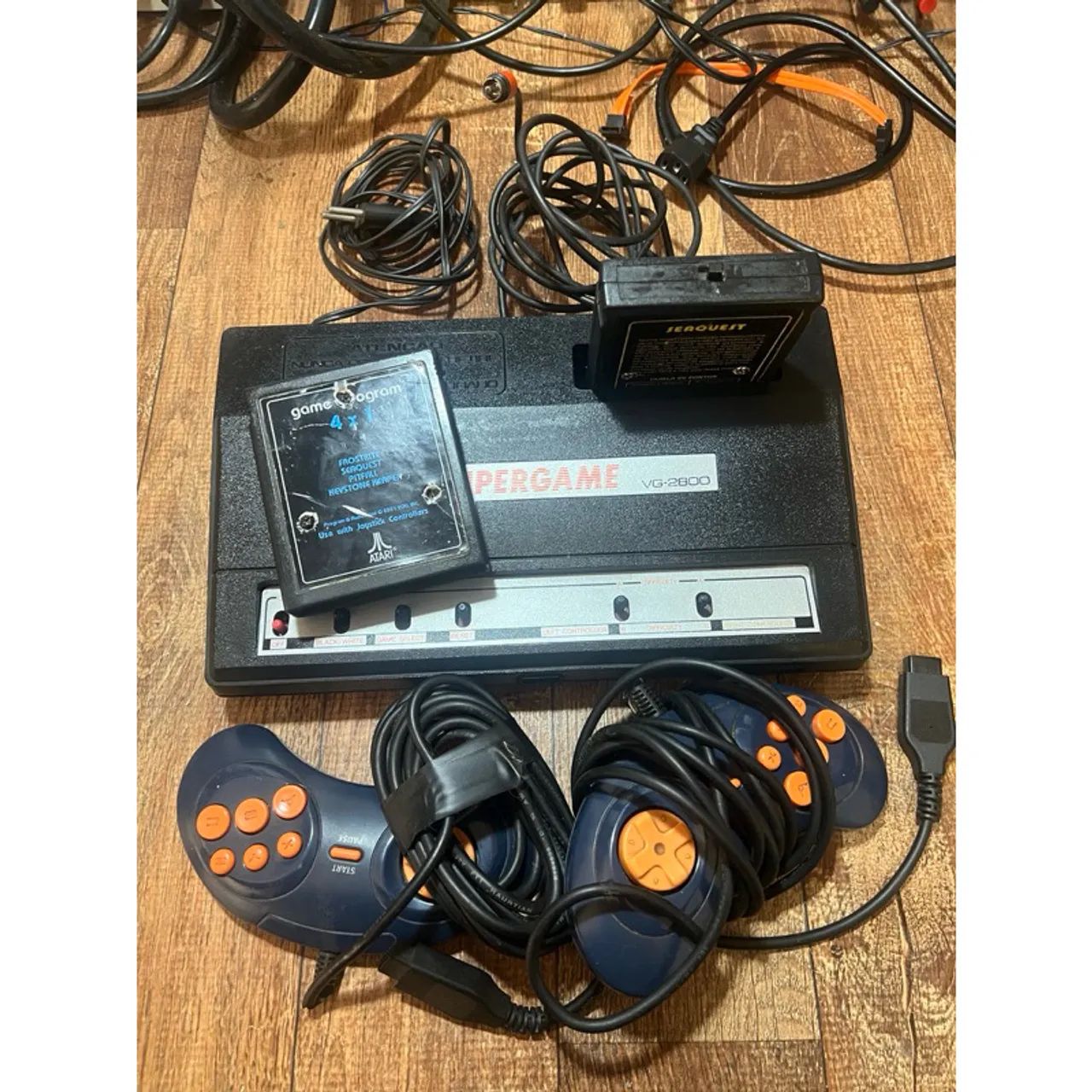 Supergame VG2800 Atari + 2 Jogos + Controles - Foto 2