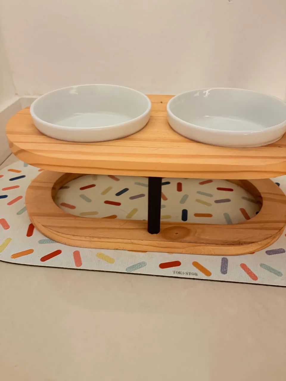 Comedouro pet porcelana e madeira