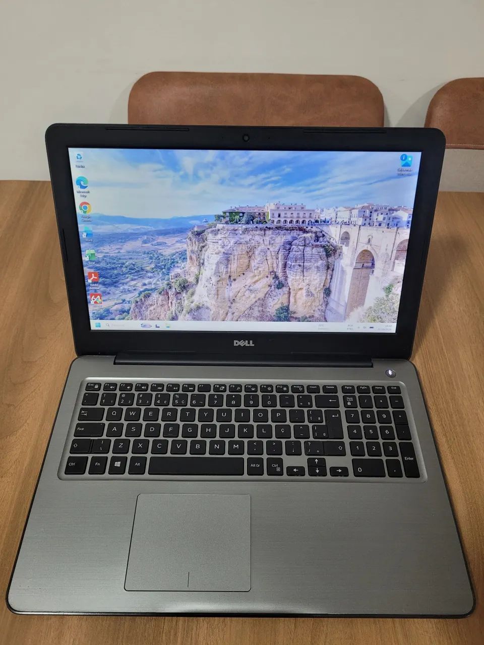 Notebook Dell i5 com SSD e Placa de vídeo 
