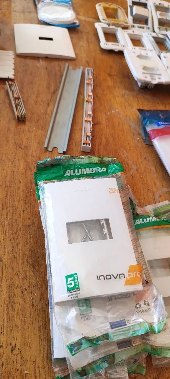 Tomadas e interruptores vários tipos  - Foto 4