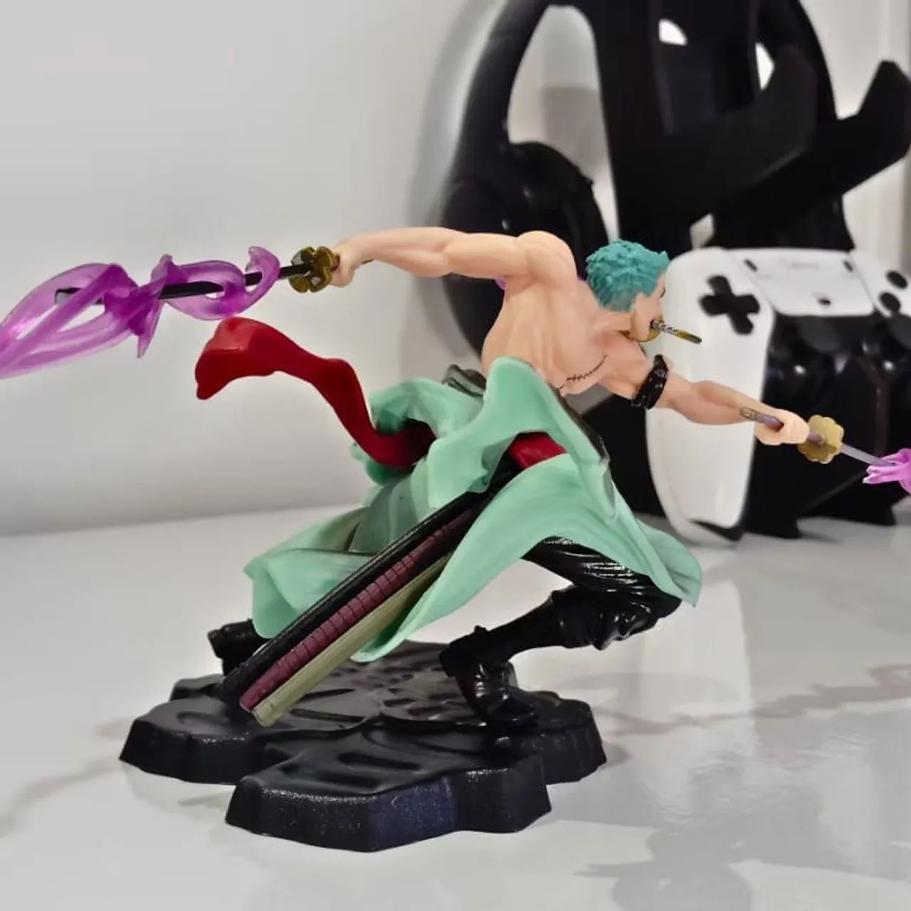 Boneco de ação Zoro de OnePiece  - Foto 2
