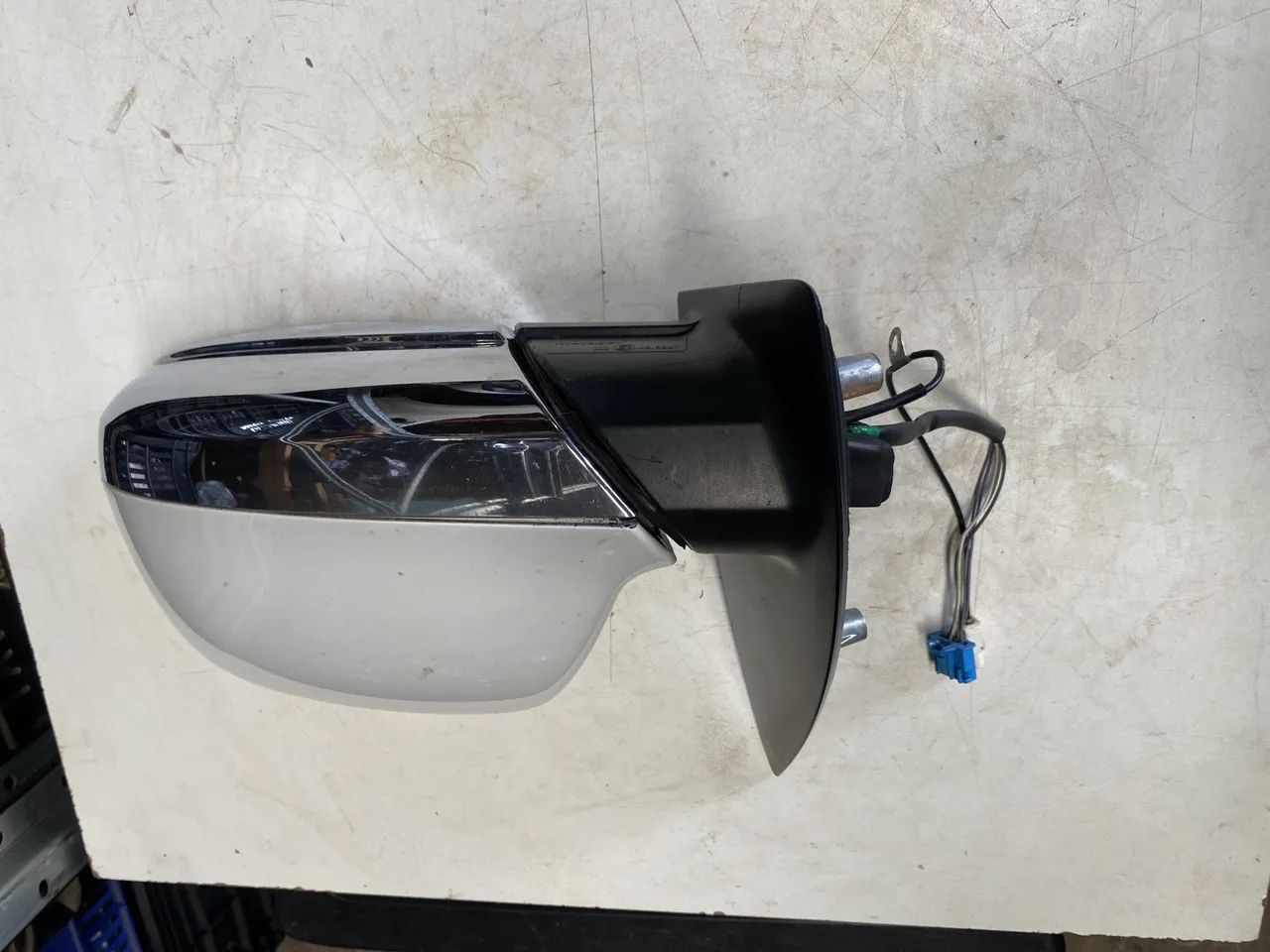 RETROVISOR AMAROK NAO REBATIVEL BRANCO 2017 L.E - Foto 5