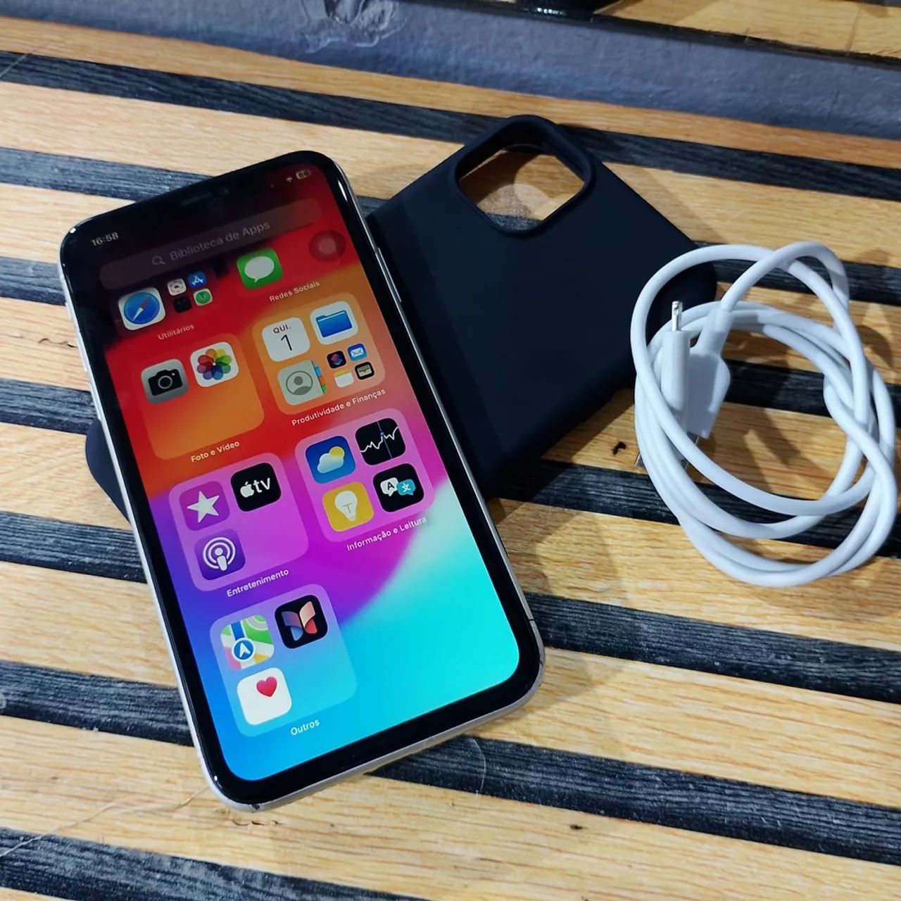 iPhone 11, branco 64GB, sem nenhum risco ou tricado, PODEMOS NEGOCIAR!!! - Foto 2