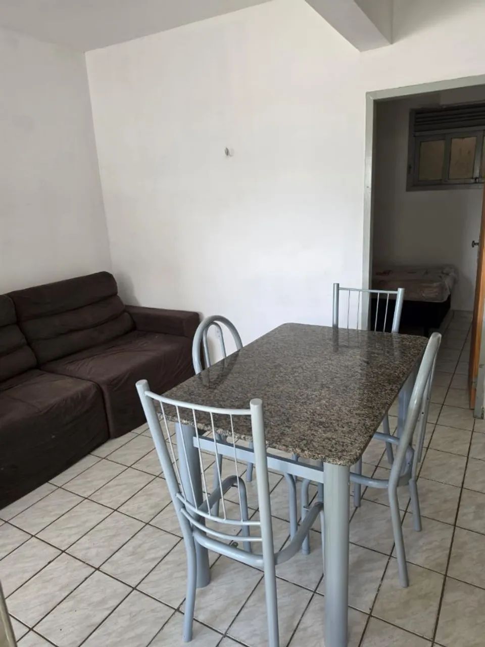 Apartamento mobiliado  no centro perto Isea