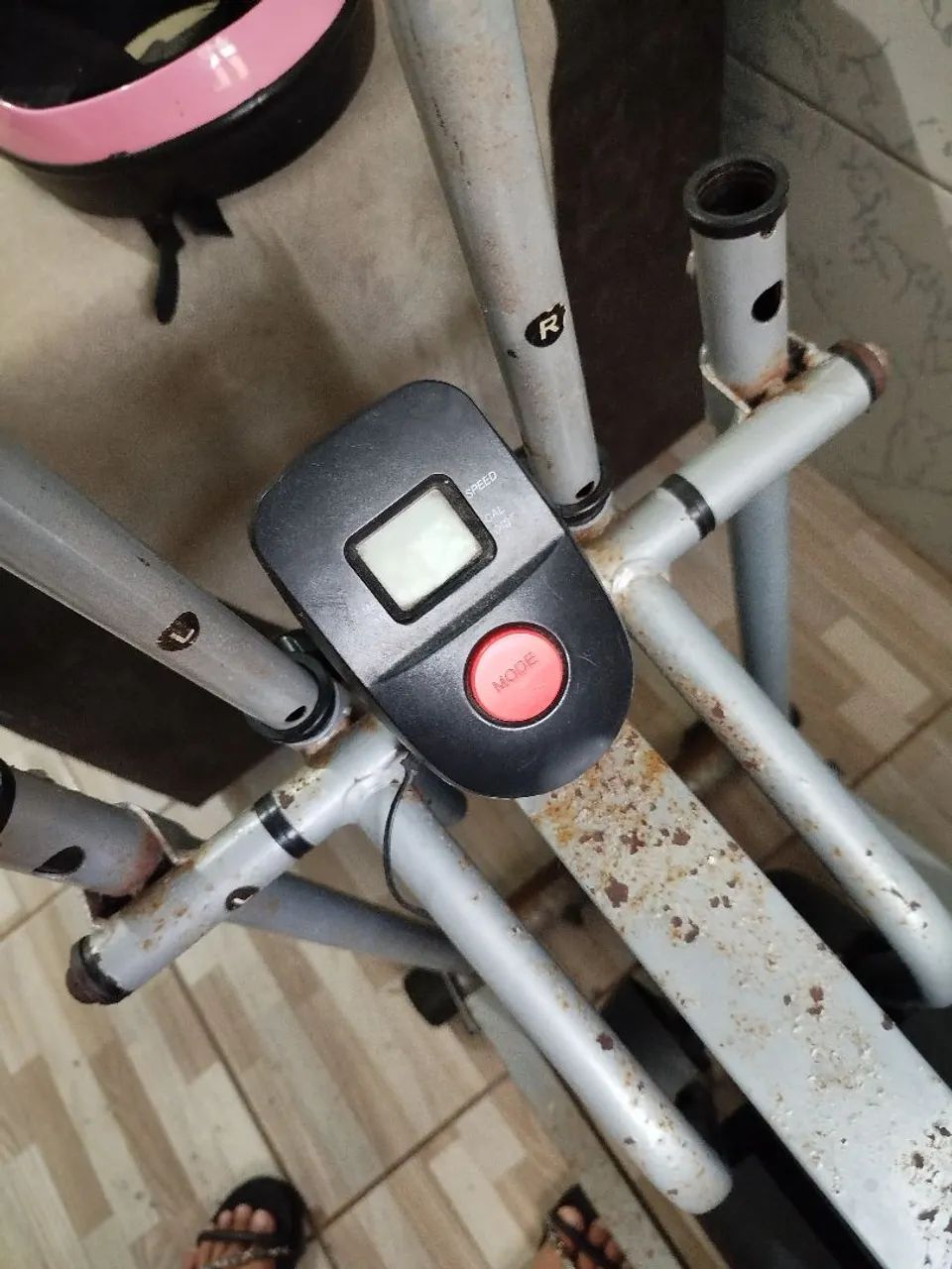 Vendo elíptico, perfeito para seu treino em casa  - Foto 3