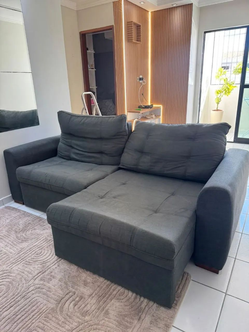 Sofa retrátil madeira maciça 