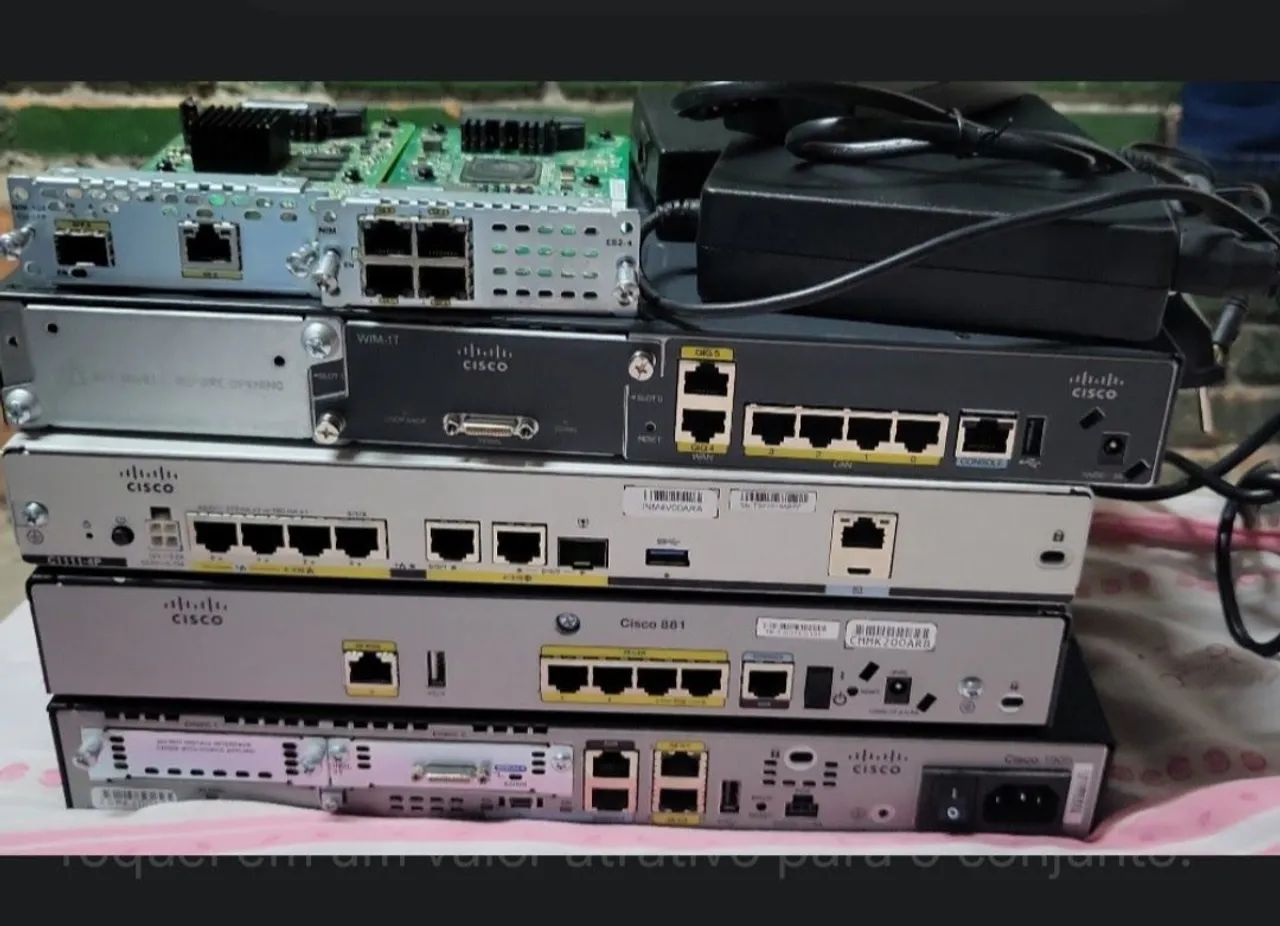 Lote de Roteadores Cisco Profissionais + Módulos + Fontes