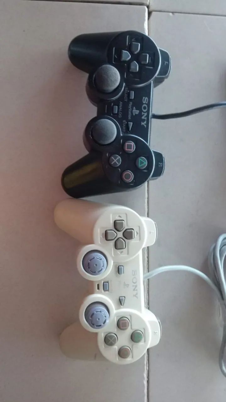 Controles de PS1 e PS2 originais 