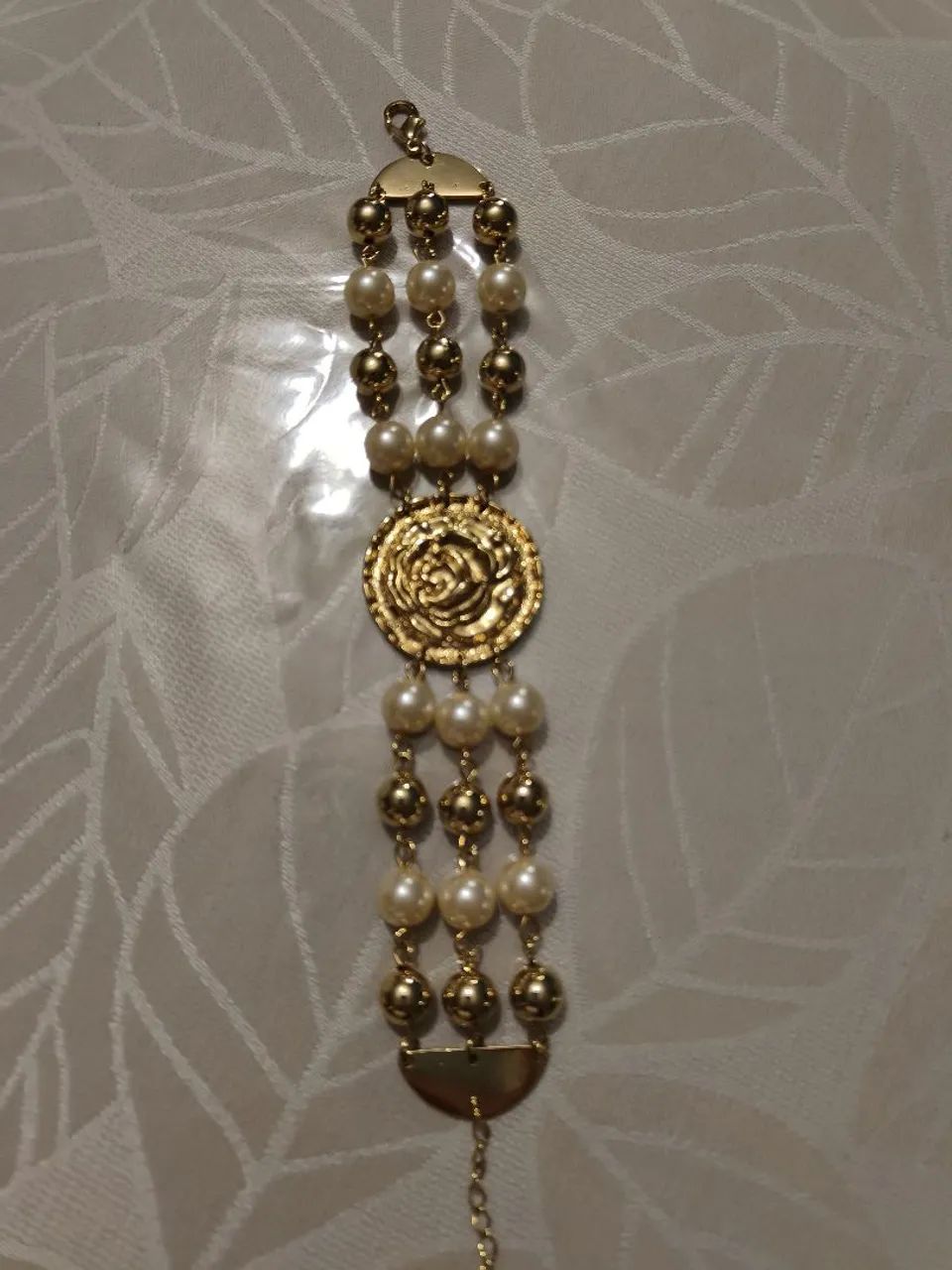Braceletedourado com perolas - Foto 3