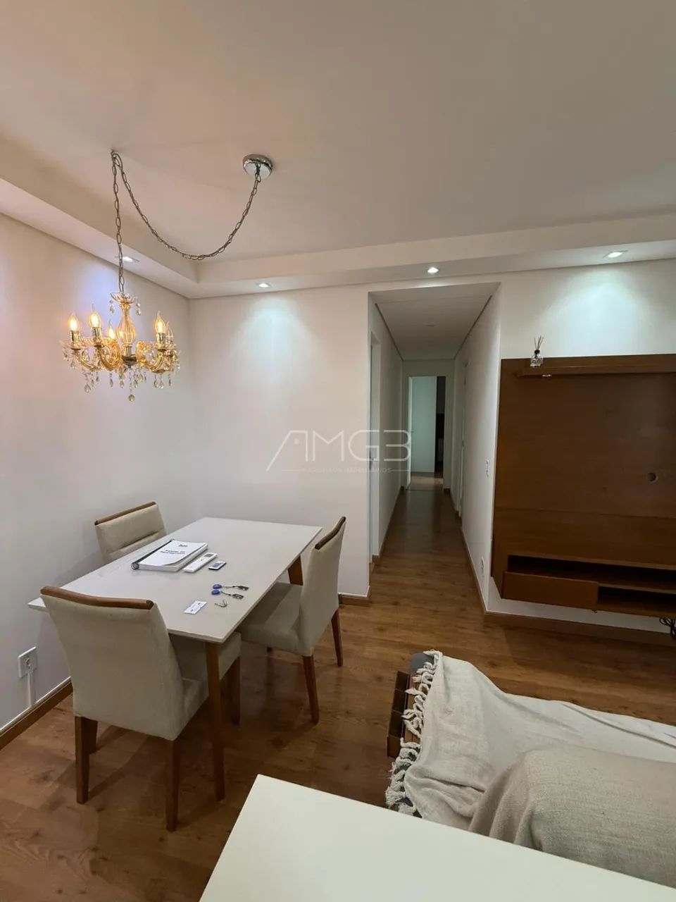 Apartamento Mobiliado á Venda com 2 suítes e lavabo - Foto 2