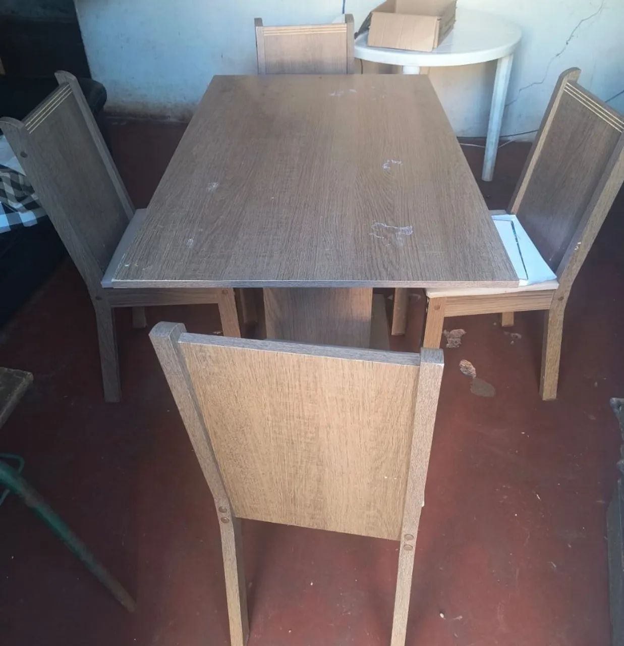 Mesa com 4 cadeiras