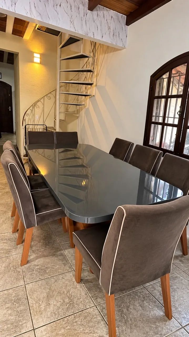 Mesa 8 lugares em MDF tampo de vidro 