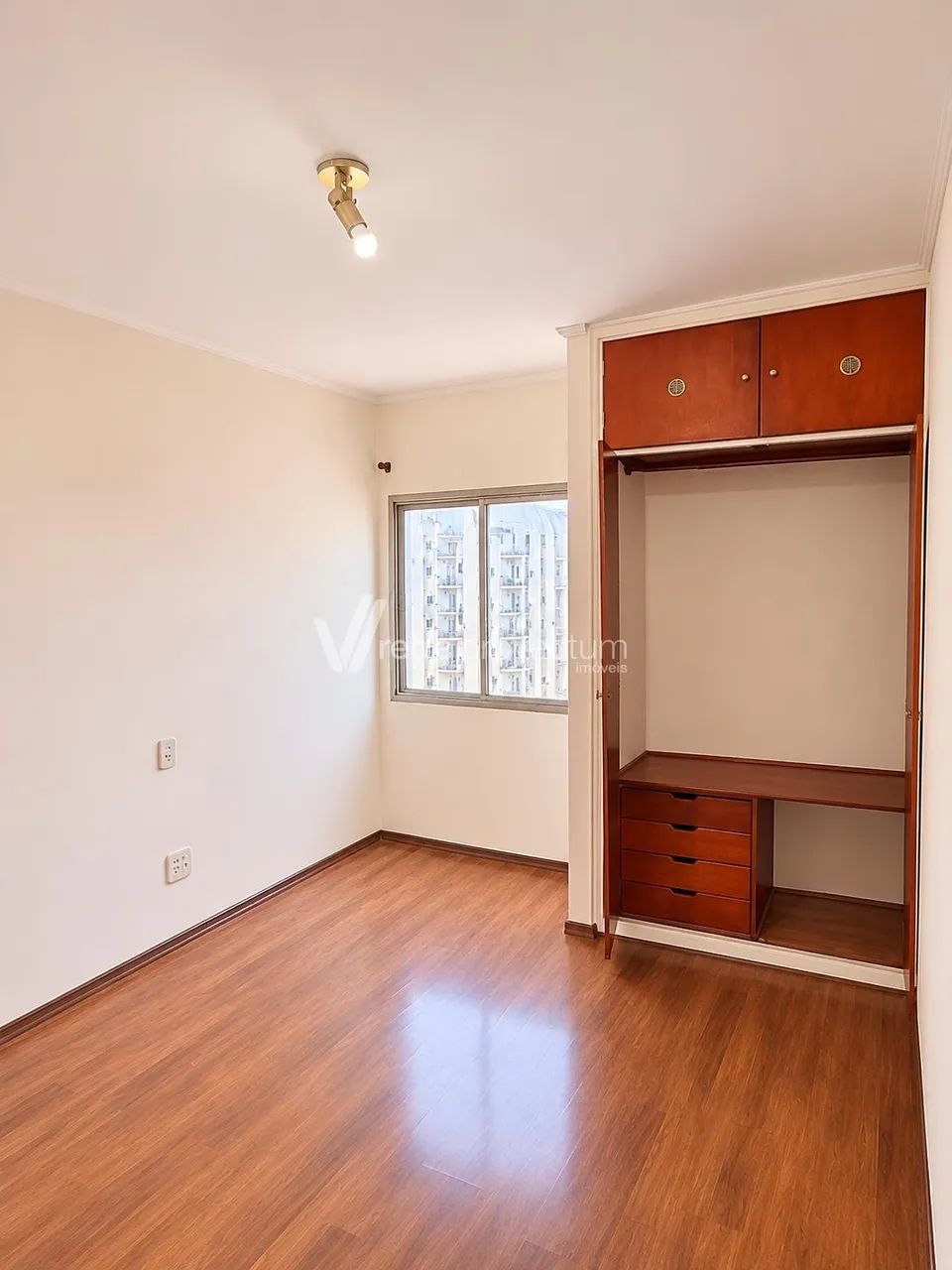 Apartamento 1 Dormitório no Cambuí com Vaga Coberta  Edifício Marina - Foto 2