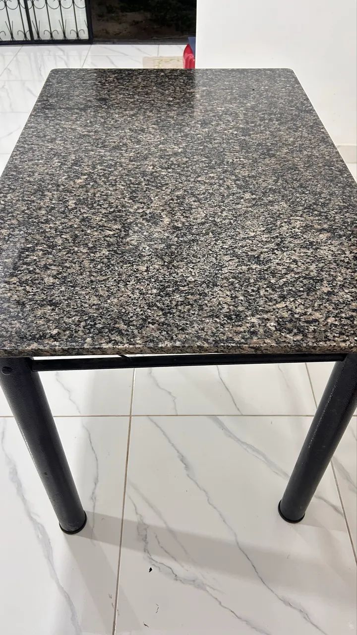 Mesa em granito em perfeito estado. - Foto 2