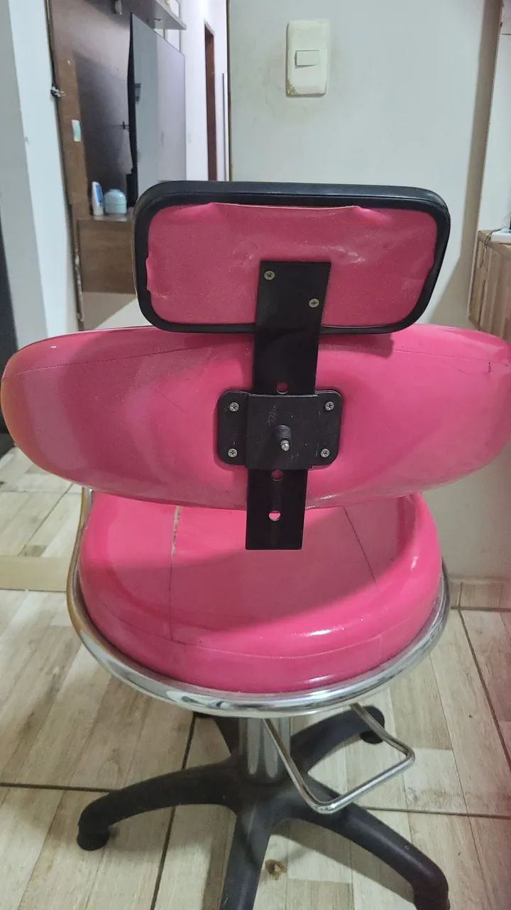 Vendo cadeira- cabeleireiro,profissional,reclinavel hidráulica - Foto 2