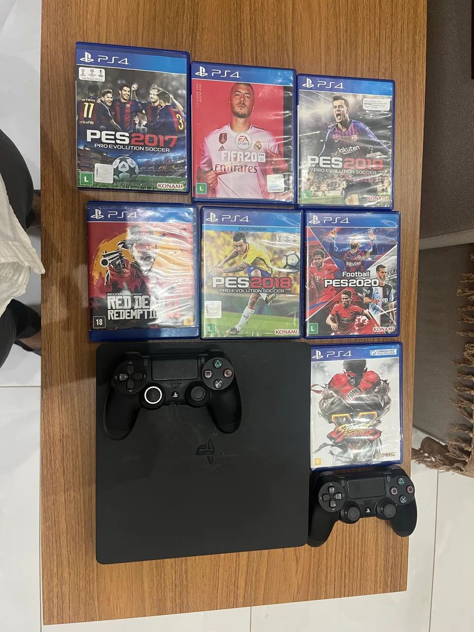 Vendo PS4 com Jogos e 2 Controles - Foto 2