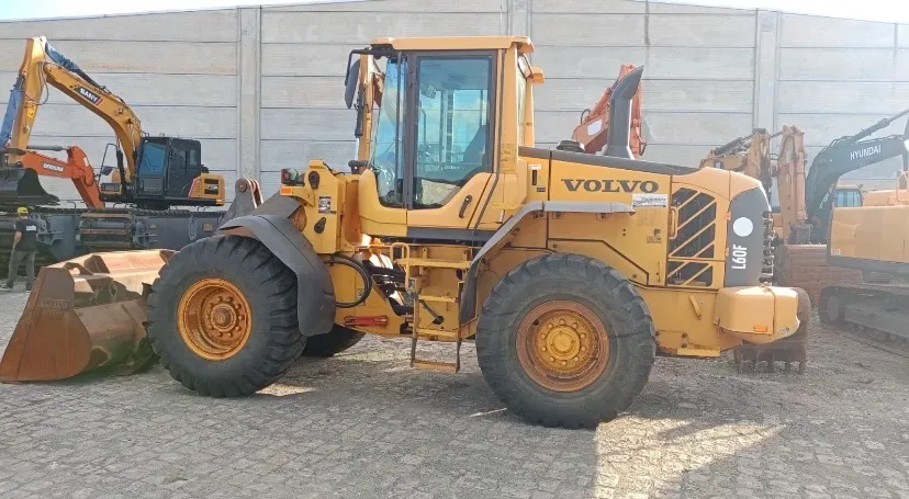 Pá Carregadeira John Deere 524K-II - Tratores e máquinas agrícolas