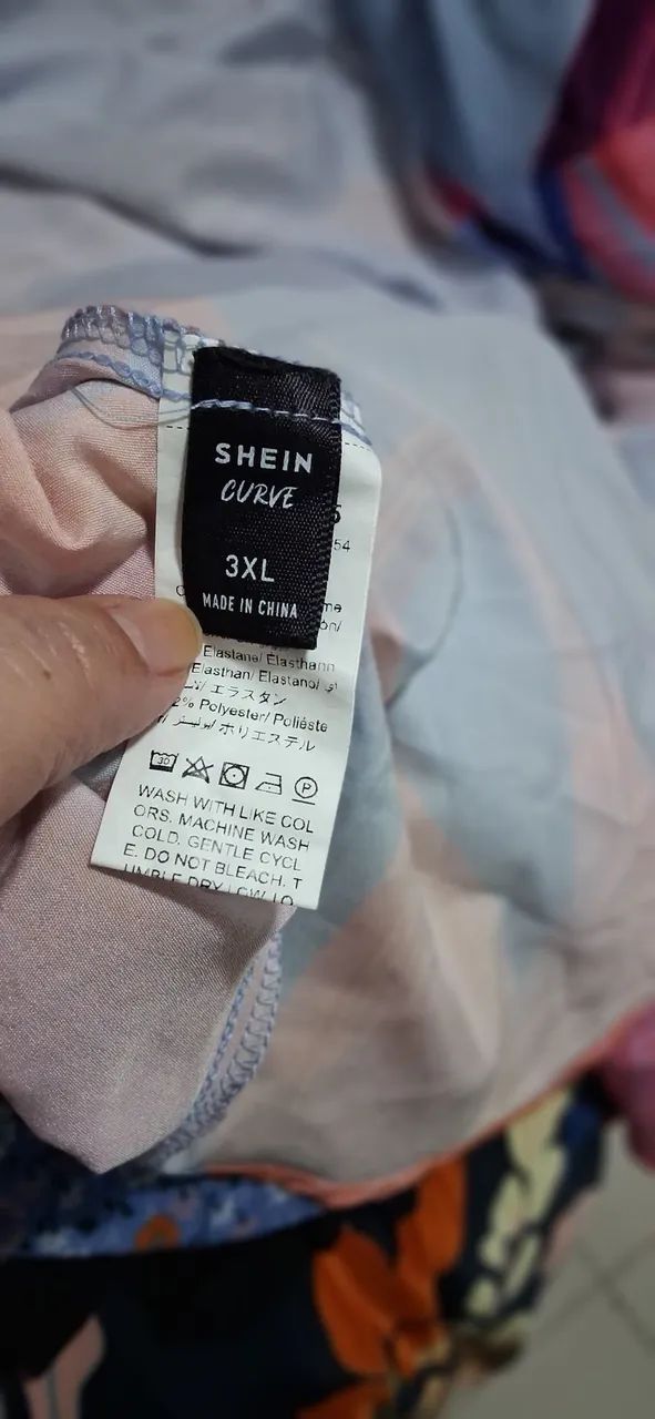 Vestido lindo Plus Size NUNCA USADO  - Foto 3