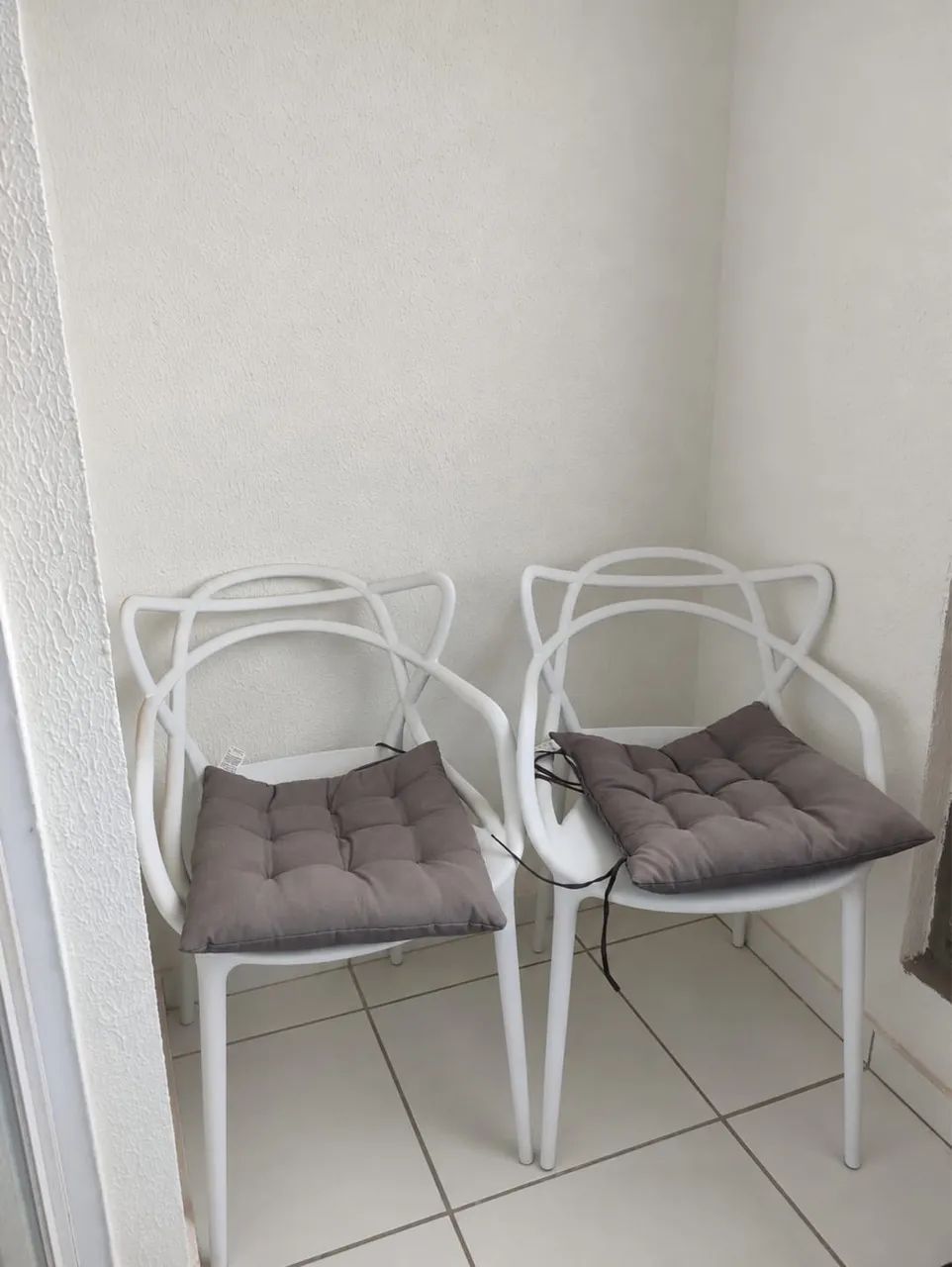 Cadeira 30,00 reais cada