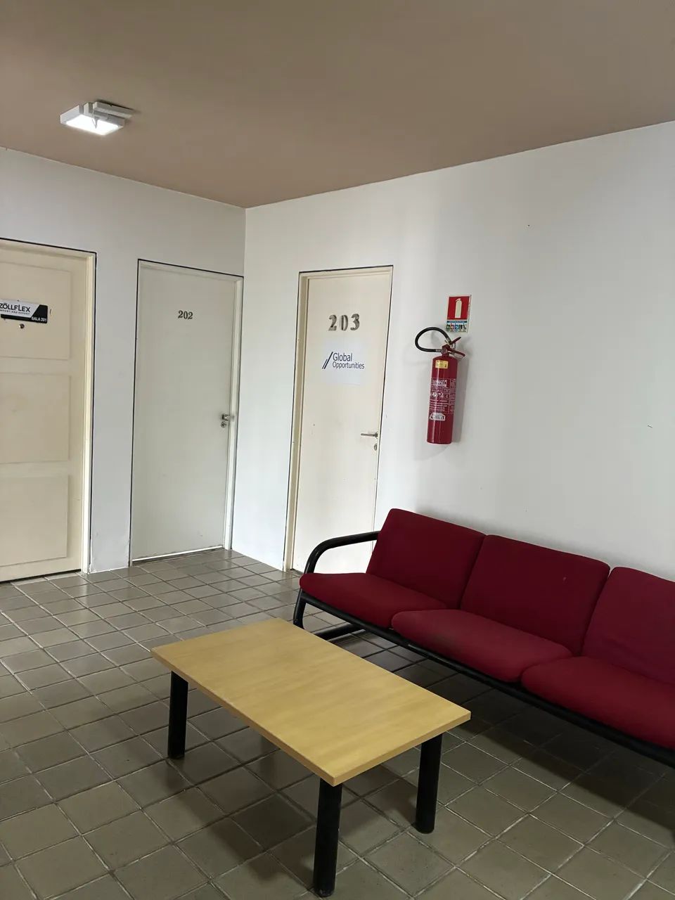 Alugo Sala Comercial no Farol - Próximo ao Palato Av. Fernandes Lima - Foto 5