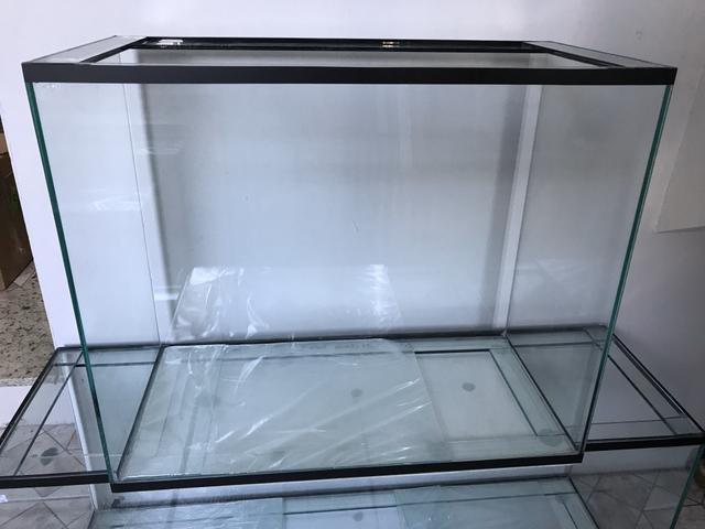 Aquário novo de 60x30x50cm reforçado com travas, com tampas - Foto 4