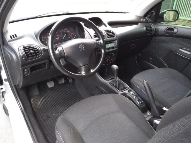 Peugeot 206 Selection ano 2002 - com ar condicionado. Para pessoas exigentes - Foto 3