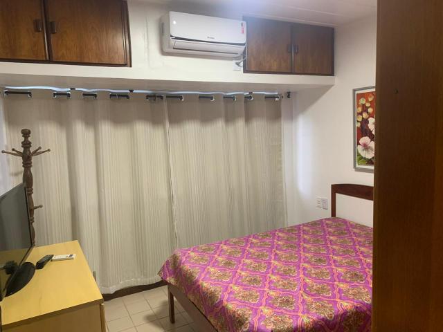 Alugo flat em guarajuba