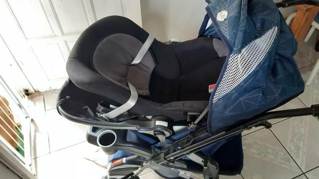 Carrinho de bebê mais bebê conforto tutti