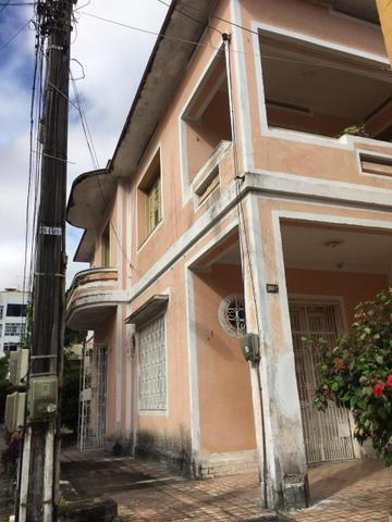 Aluga-se casa Ótima localização