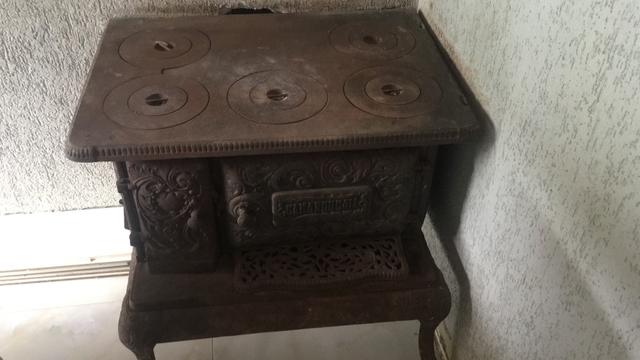 Vendo fogão de ferro