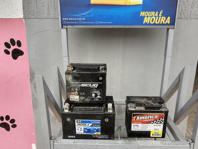Bateria de moto usadas e nova