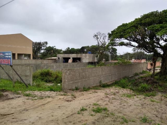 Excelente oportunidade de terreno frente a rodovia e a 80 m do mar (vista aberta) - Foto 4